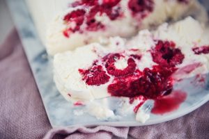 semifreddo z malinami